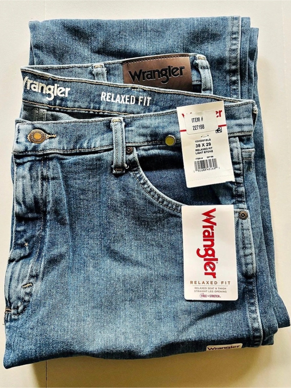 Wrangler Relaxed Fit Blue Waist 29 (32) NWT